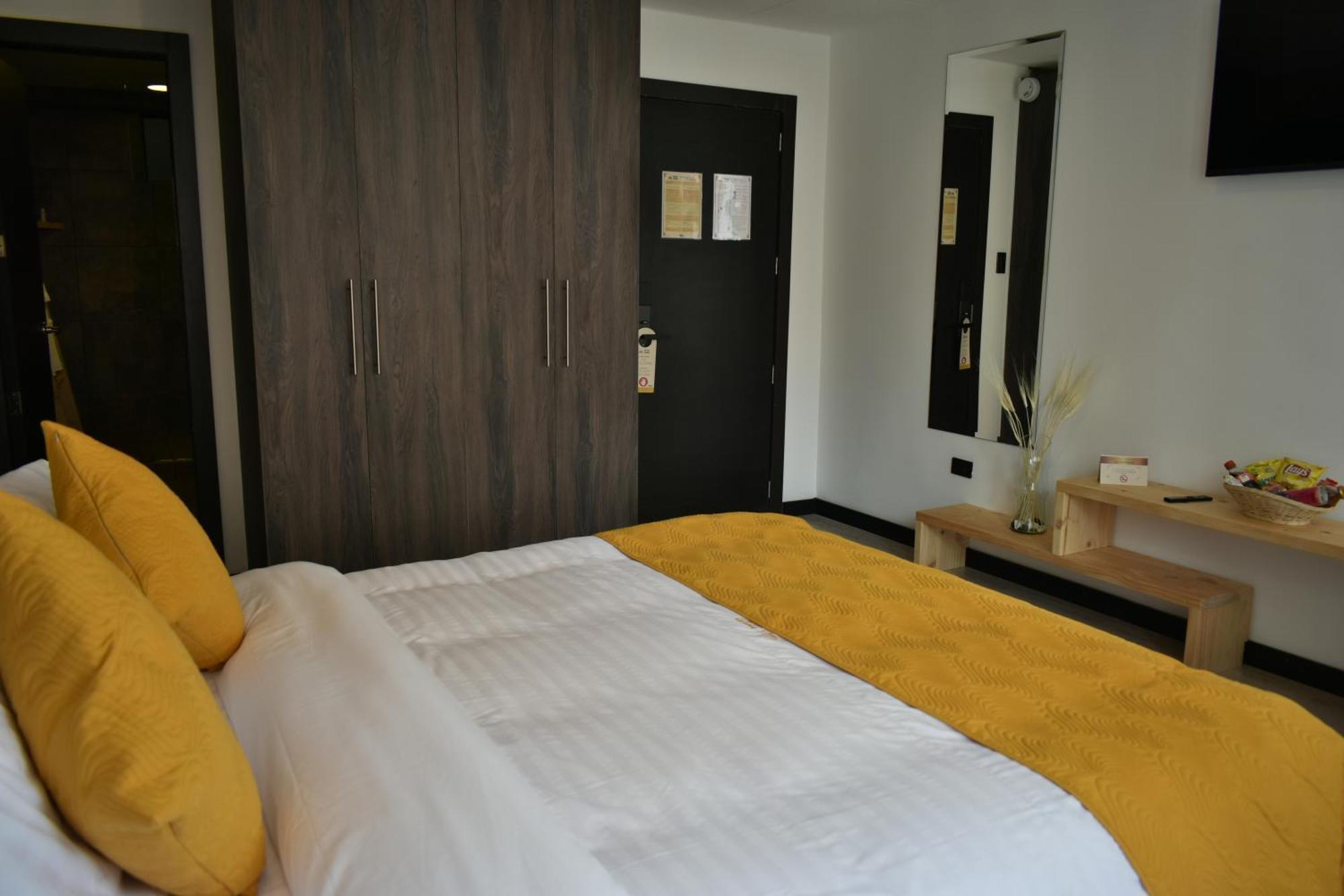 Hotel Vaway Куэнка Экстерьер фото
